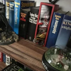 19.8 cm Shiny Library Sculpture, Halloween Decorations, Monster, Personalised Bookend, Peeping on The Bookshelf, Resin Desktop Sculpture Decoration