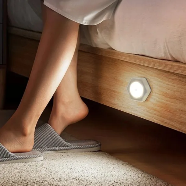 1 Pc white hexagonal motion sensor night light, bedroom small night light, night light, ambient light, white light, warm white light (without battery)