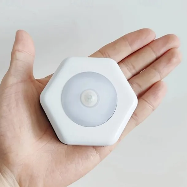 1 Pc white hexagonal motion sensor night light, bedroom small night light, night light, ambient light, white light, warm white light (without battery)