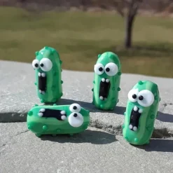 10 PCS Fun Screaming Pickles - Perfect Home Decor & Gift for Foodies and Pickle Enthusiasts, PVC, No Batteries Required