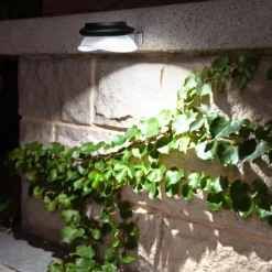 2/4 Pcs LED Solar Street Lights Outdoor Wall Lights Fence Lights 9LEDs Home Garden Outdoor Courtyard Fence Wall Decoration LED Waterproof Wall Light Garage Porch Yard Lighting