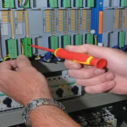 12 Piece VDE Insulated Interchangeable Blade Screwdriver Set in Tool Roll