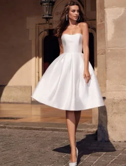 A-Line Cocktail Dresses Elegant Dress Wedding Guest Homecoming Dress Knee Length Sleeveless Strapless Stretch Fabric with Sleek dress to impress Dresses