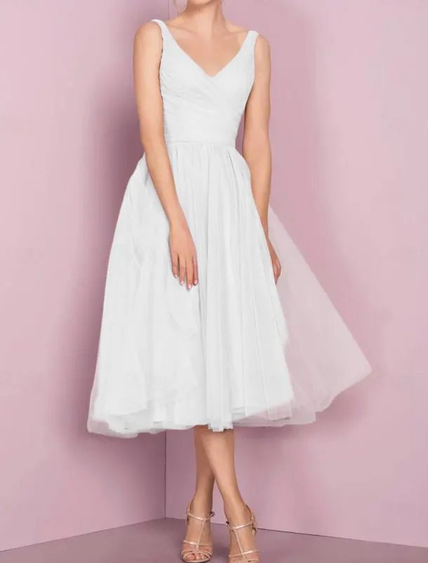 A-Line Cocktail Dresses Flirty Dress Homecoming Graduation Knee Length Sleeveless V NeckDress Tulle with Pleats