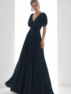 A-Line Evening Gown Elegant Dress Beach Wedding Formal Floor Length Short Sleeve V Neck Chiffon with Feather Ruched