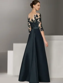 A-Line Evening Gown Elegant Dress Wedding Guest Sweep / Brush Train Long Sleeve Scoop Neck Stretch Satin with Appliques