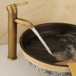 Bathroom Sink Faucet - Classic Antique Brass Centerset Single Handle One HoleBath Taps
