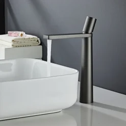 Bathroom Sink Faucet - Classic Electroplated / Painted Finishes Centerset Single Handle One HoleBath Taps