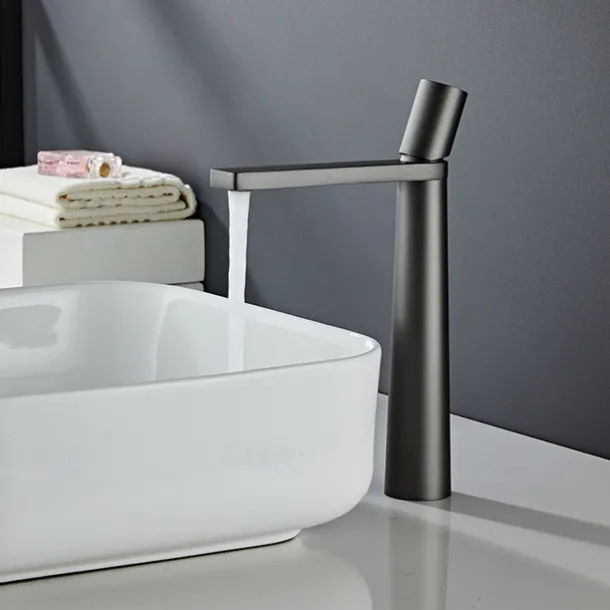 Bathroom Sink Faucet - Classic Electroplated / Painted Finishes Centerset Single Handle One HoleBath Taps