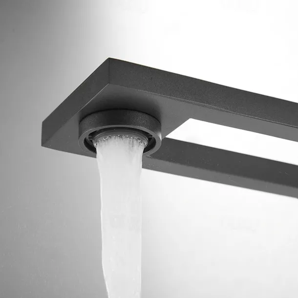 Bathroom Sink Faucet - Classic Electroplated / Painted Finishes Centerset Single Handle One HoleBath Taps