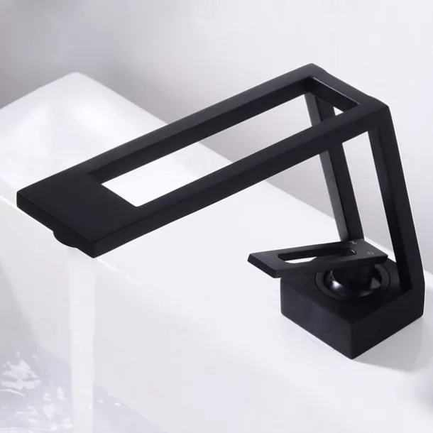 Bathroom Sink Faucet - Classic Electroplated / Painted Finishes Centerset Single Handle One HoleBath Taps