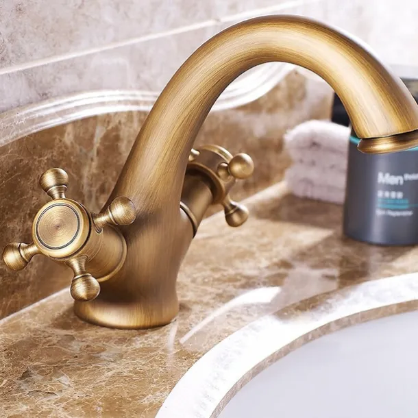 Bathroom Sink Faucet - Classic Antique Brass Centerset Two Handles One HoleBath Taps