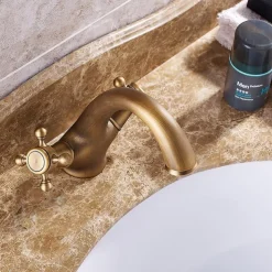 Bathroom Sink Faucet - Classic Antique Brass Centerset Two Handles One HoleBath Taps