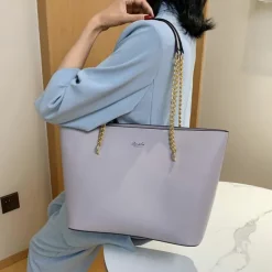 Black Tote Bag with Gold Chain Straps – Stylish and Spacious PU Leather Handbag for Women, Perfect for Work, Travel, and Everyday Use