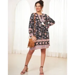 Boho Chic Suede Fringe Crossbody Bag - Stylish Tan Shoulder Purse Perfect for Casual Outings