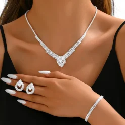 Bridal Jewelry Sets Three-piece Suit Imitation Diamond 1 Necklace 1 Bracelet Earrings Women's Elegant Stylish Lovely Classic Drop Love Jewelry Set For Wedding Party Evening Gift