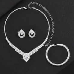 Bridal Jewelry Sets Three-piece Suit Imitation Diamond 1 Necklace 1 Bracelet Earrings Women's Elegant Stylish Lovely Classic Drop Love Jewelry Set For Wedding Party Evening Gift