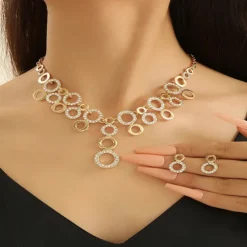 Bridal Jewelry Sets Two-piece Suit Zircon Rhinestone 1 Necklace Earrings Women's Elegant Vintage Personalized Cute Geometrical Precious Blessed Round Jewelry Set For Wedding Party Party Evening