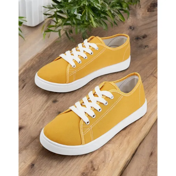 Canvas Lace-Up Sneakers for Women – Classic and Comfortable Sneakers for Everyday Wear, Perfect for Casual Outings and Weekend Adventures