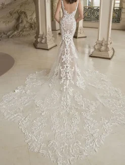 Casual Wedding Dresses Mermaid Plunge Neck Sleeveless Chapel Train Lace Bridal Gowns With Baroque Lace Applique