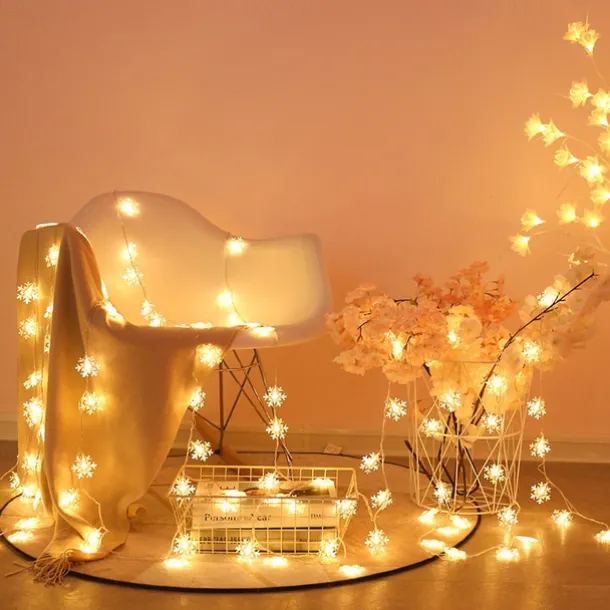 Christmas Decor Lights Snowflake Fairy String Lights Battery / USB Powered 10/20/40 LED Christmas New Year Party Holiday Home Garden Balcony Tree Decoration