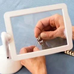 Desktop Magnifying Glass with LED Light Large Screen 360-degree Rotation 3 Times Magnification Reading Newspapers for The Elderly