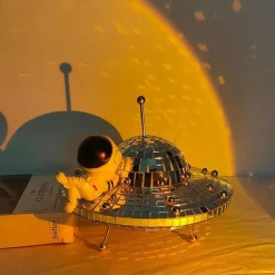 Disco Ball UFO Desktop Decor, Modern Retro Creative Decor, Alien Lovers, For Children And Friends, Room Decoration Desktop Display Decor