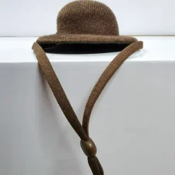 Durable Polyester Fiber Fun Chicken Hat with Drawstring Closure for Poultry Protection, Suitable for Various Chicken Breeds