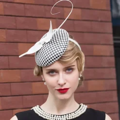 Elegant Veiling / Sinamay / Abaca Hats with Feather / Ostrich Quills / Bowknot / Special Occasion / Party / Evening Headpiece / Ladies Day / Royal Garden Parties / Horse Race / Kentucky Derby