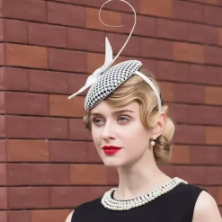 Elegant Veiling / Sinamay / Abaca Hats with Feather / Ostrich Quills / Bowknot / Special Occasion / Party / Evening Headpiece / Ladies Day / Royal Garden Parties / Horse Race / Kentucky Derby