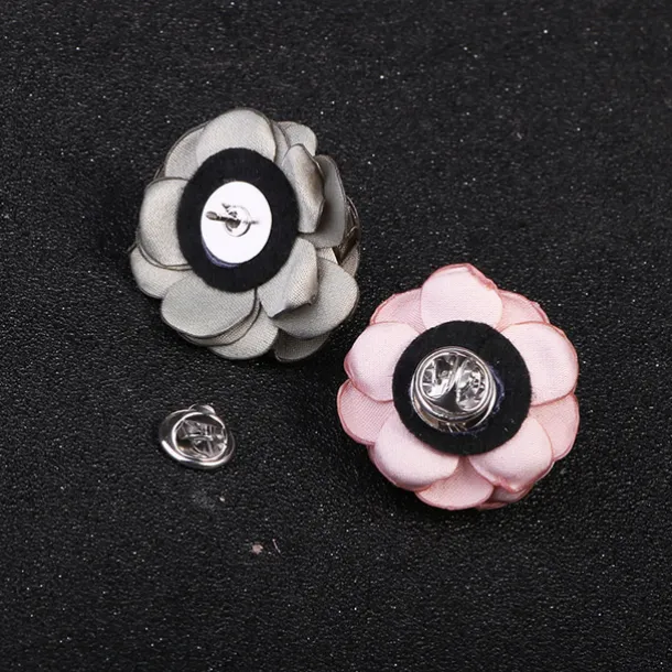 Fall Wedding Women's Brooches Classic Stylish Flower Petal Vintage Fashion British Imitation Diamond Brooch Jewelry Wine Black Pearl Pink For Daily Holiday