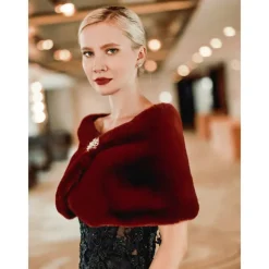 Faux Fur Wraps Shawls Women's Wrap Pure Elegant Sleeveless Terylene Wedding Wraps With Feathers / Fur For Wedding Fall & Winter