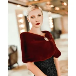 Faux Fur Wraps Shawls Women's Wrap Pure Elegant Sleeveless Terylene Wedding Wraps With Feathers / Fur For Wedding Fall & Winter