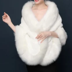 Faux Fur Wraps Shawls Women's Wrap Pure Elegant Sleeveless Terylene Wedding Wraps With Feathers / Fur For Wedding Fall & Winter