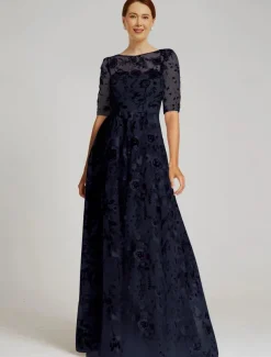 Floral Embroidered A-Line Mother of the Bride Dress Formal Elegant Vintage Illusion Neck Floor Length Tulle Half Sleeve with Appliques Flower