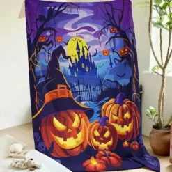 Halloween Decoration Jack O' Lantern Pumpkin Throw Blanket - Soft and Cozy Fleece with Festive Pumpkin Design - Perfect for Halloween Decor and Keeping Warm
