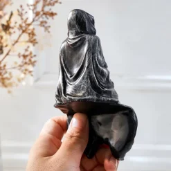 Halloween Horror Art Design Resin Black Robe Dead God Sitting Statue Gothic Dark Knight Terror Dead God Decoration Suitable for Halloween Home Decoration Bookcase Desktop Decoration Gifts 1PC