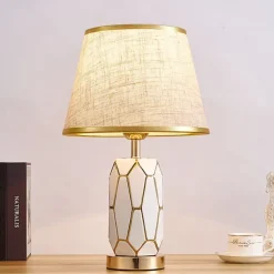 Hand-Painted Gold Glazed Ceramic Table Lamp Gorgeous Bedroom Bedside Lamp with Barrel-Shaped Lampshade Traditional Vase Bedroom Desk Lamp 47 * 30 Cm 85-265V