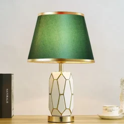 Hand-Painted Gold Glazed Ceramic Table Lamp Gorgeous Bedroom Bedside Lamp with Barrel-Shaped Lampshade Traditional Vase Bedroom Desk Lamp 47 * 30 Cm 85-265V
