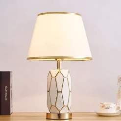 Hand-Painted Gold Glazed Ceramic Table Lamp Gorgeous Bedroom Bedside Lamp with Barrel-Shaped Lampshade Traditional Vase Bedroom Desk Lamp 47 * 30 Cm 85-265V