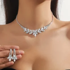 Jewelry Set 3pcs Rhinestone Alloy Earrings Necklace Women's Elegant Vintage Fashion Geometrical Geometric Jewelry Set For Wedding Party Anniversary