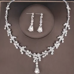 Jewelry Set Two-piece Suit Green Rhinestone Alloy 1 Necklace Earrings Women's Elegant Vintage Fashion Vintage Style Classic Jewelry Set For Wedding Party Valentine's Day