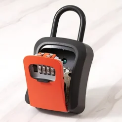 Key Storage Box Key Safe Key Lock Box Outdoor Waterproof 4-Digit Combination Key Storage Key Safe Outdoor Wall Mounted Hook