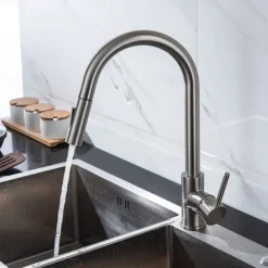 Kitchen Faucet with Pull-out Spray,Single Handle One Hole 2-modes Brass Kitchen Taps