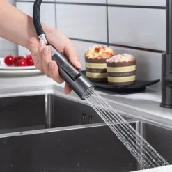 Kitchen Faucet with Pull-out Spray,Single Handle One Hole 2-modes Brass Kitchen Taps