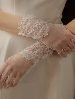 Lace Wrist Length Glove Elegant / Classic Style With Pure Color Wedding / Party Glove