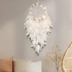 LED Dream Catcher White Feather Fairy Lights Creative Wall Hanging Holiday Bedroom Home Wedding Balcony Garden Decoration Wind Chimes Light Birthday Blessing Gift