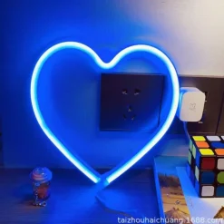 LED Neon Sign Pink Heart Night Light Battery USB Power Supply for Table Wall Decoration Lights Playroom Dormitory Wedding Birthday Party Home Decoration Valentine's Day Mother's Day