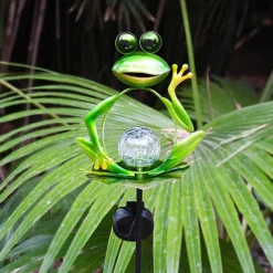 LED Solar Landscape Lights Frog Iron Crackle Ground Lamp Outdoor Garden Patio Animal Decoration Waterproof Auto On/Off Yard Pound Solar Light(Warm White / Multi Color)for Halloween