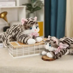 Lifelike Animatronic Cat - Realistic Soft-Touch Fur & Purring - Therapy Stuffed Animal